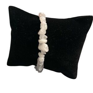 Natural Light Pink Quartz Chip Stone Bracelet